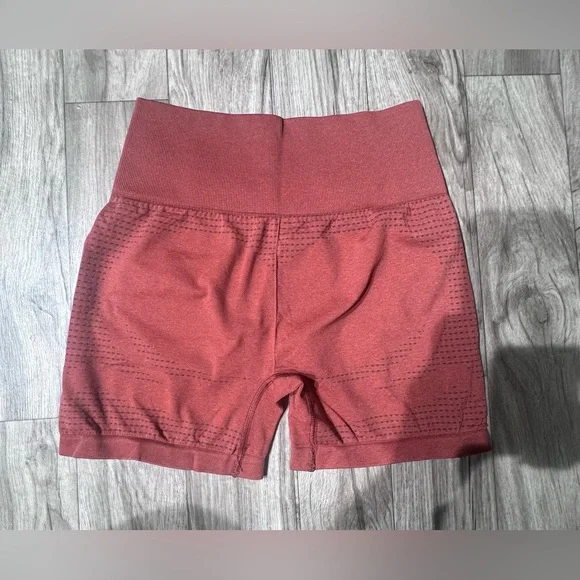 shorts Gymshark Vital Seamless size
S. Used excellent condition.color Terracota. - Picture 2 of 6